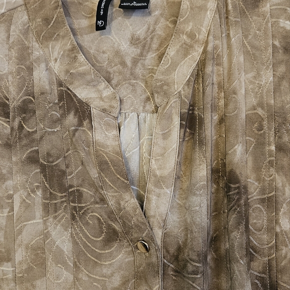 New Directions Women's Size Large Tan & Cream Blended Henley Blouse Top - Picture 2 of 3